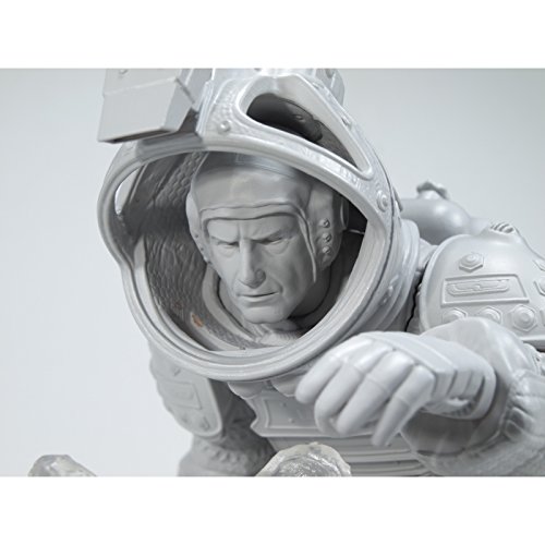 Polar Lights 1:9 Scale Executive Officer Kane Alien Toy