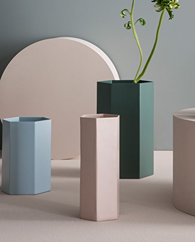 Ferm Living – Vase Hexagon Rosa – pulverbeschichtetes Metall Ø 6,5 Höhe 18 cm - 3