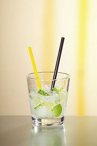 Papstar Flexible Trinkhalme einzeln gehüllt Schwarz 24cm (600 Stck. Packung) - 2