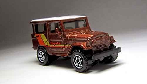Preisvergleich Produktbild Matchbox Toyota Land Cruiser FJ40 1968 braunmetallic 1:64