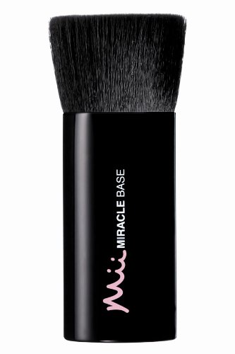 Mii Cosmetics - "Miracle Base" Face Brush.