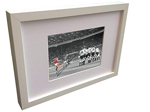 Kitbags & LockersSigned Stuart Pearce Nottingham Forest Autographed Photo photograph Picture Frame