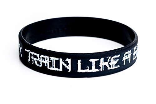 Silikonarmband TRAIN LIKE A BEAST LOOK LIKE A BEAUTY von The Wristband – PREMIUM Muskel Motivation – Fitness Armband mit Schrift, Gravur und Spruch – Schwarz Weiß Pink – Für Frau, Ladies + Damen – Bei Bodybuilding, im Training und Gym - 5