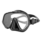 El snorkel seco está diseñado con una parte superior a prueba de salpicaduras que evita que el agua ingrese a la parte superior del tubo de respiración. Es importante destacar que hay tres diseños de tuberías, dos válvulas de drenaje (válvula de drenaje principal y válvula de drenaje auxiliar) que puede beneficiarse de la válvula de drenaje de seguridad en la parte inferior de la máscara, el tubo de la válvula de drenaje para ayudar a drenar el agua y proporcionar buceadores Un ambiente más
