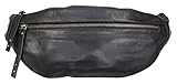 Belly ist eine Kombitasche aus Bauchtasche, Hüfttasche und Brusttasche. Dafür hat die Becksöndergaard Tasche einen langen weichen Lederriemen, der maximal 120 cm lang sein kann.