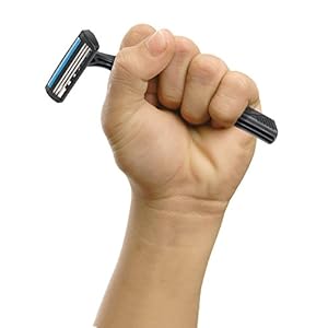 BIC 3 Action Men's Razor - Pack of 4 - Image 5