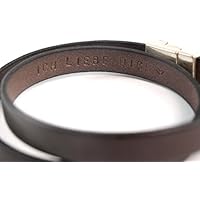 Lederarmband mit Gravur auf der Innenseite in dunkelbraun. Das Geschenk für Männer: Zweifach gewickeltes Armband mit Gravur innen od. außen und Magnetverschluss. Personalisierbar durch Wunschtext.