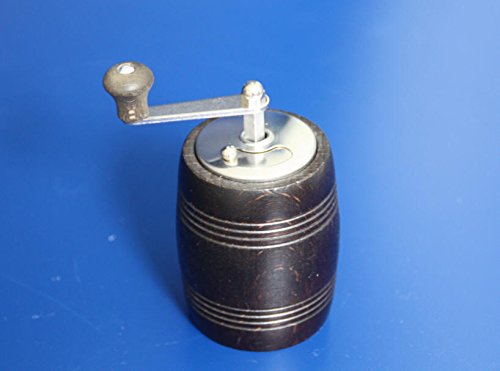 MAAJ® PFEFFERMÜHLE IN FASS-FORM MIT KURBEL BUCHE WALNUSS - 5