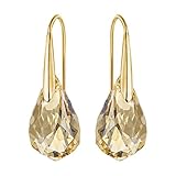 Desde 1895, el dominio de la talla del cristal de nuestro fundador, Daniel Swarovski, ha definido a la empresa. Su constante pasión por la innovación y el diseño hizo de Swarovski la marca líder mundial en bisutería y accesorios.