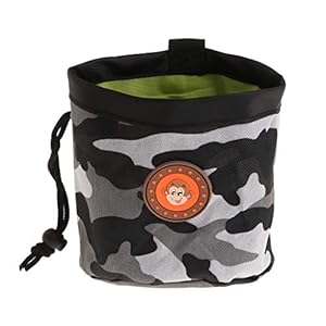 Shaoyanger Mini bolsa de aperitivos portátil para entrenamiento al aire libre, contenedor de forraje para perros, riñonera de recompensa para mascotas y cachorros medium Black and White
