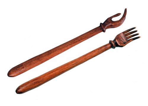 1 Rückenkratzer handgeschnitzt aus Soar-Holz