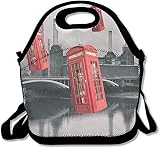 La bolsa de almuerzo mide 30 x 28 x 19 cm.