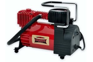 DRAGON WINCH Compresor Aire portátil 12V | 6,8 Bar / 100 PSI con una Capacidad de 35 l/min + manómetro Digital Integrado, Toma de mechero, Bolsa de Transporte, 3X boquillas Intercambiables