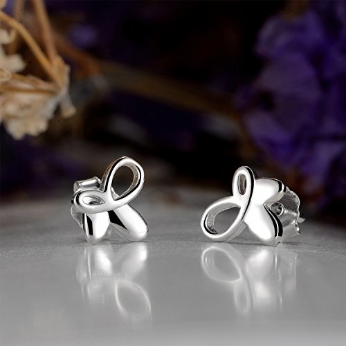 Preisvergleich Produktbild LDUDU® Mini Schmetterling Ohrstecker Mädchen Butterfly Sterling Silber 925 Geschenke für Weihnachten Valentinstag Geburtstag