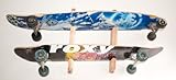 Almacena hasta 2 longboards, monopatines o snowboard en este soporte de pared.