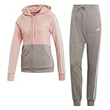 Front pockets on jacket and trousers