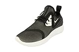 Moda moderna: zapatos de correr sintéticos de alto tobillo.