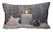 Produktbild Jürgen Schleiß Konfektion Scheibengardine mit LED Beleuchtung Fotodruck Weihnachten 45x160 cm Weihnachtsgardine beleuchtet Bistrogardine mit Schlaufen Kerze Zapfen (Kissen m.Füllung 30x50cm)