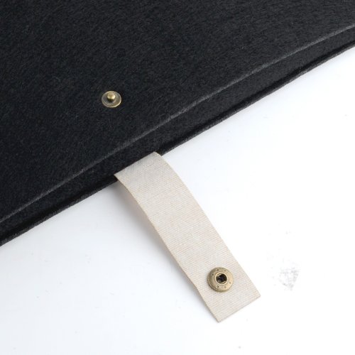 ©art&cherry Filztasche für Ultra Notebooks bis 13 Zoll mit Verschluss schwarz - 4