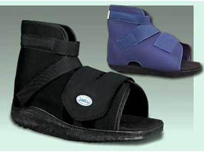 Slimline Cast Boot Black Square-Toe Adult Medium