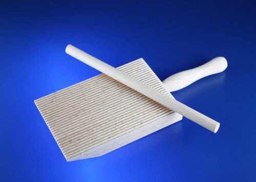 GNOCCHIBRETT MIT PENNESTAB FÜR GNOCCHI & GARGANELLI