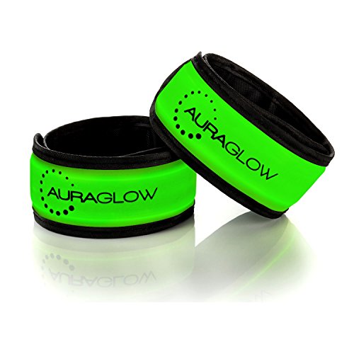 Preisvergleich Produktbild Auraglow Superhelles Leuchtarmband / LED-Armband, Mehr Sicherheit Beim Joggen / Radfahren - Zwei Stück - GRÜN