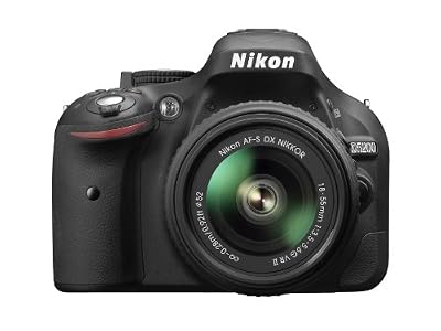 Nikon D5200 Appareil photo numérique Réflex 24,2 Mpix Kit Boîtier + Objectif 18-55 Mm DX VR II Noir