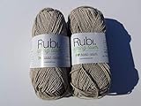 lanas rubi patrones composición: 100% algodón peso/longitud: 100 g, aprox 187 m agujas: tricotar 4, crochet 4 mm labor: 10 x 10 cm = 19 puntos x 34 vueltas tratamiento:lavado a máquina, máx 40 °c/ no planchar Un algodón para dar a tus creaciones un aspecto rústico Lo natural está de moda y este algodón reciclado dará a tus labores el aspecto rústico que buscas. Hilado con algodón 100% reciclado, le confiere una textura rústica que se refleja en la naturalidad de las tonalidades de sus 16 colores. Fácil de tejer,