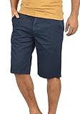 Auch beim Kombinieren ist die Chino-Bermuda ein Allround-Talent. Mal mit lässigem T-Shirt, lockerem Tank Top oder stylischem Hemd - es führt kein Weg an einer kurzen Chino-Hose vorbei.