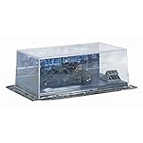 Das Modell befindet sich in einer stilvollen passenden Verpackung, mit Sockel und Vitrine.