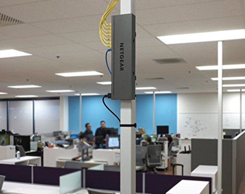 Netgear GS408EPP-100NES Pro-Safe Easy-Mount 8-Port Gigabit Ethernet Switch schwarz/silber - 5