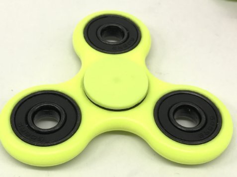 Y&M Tri Fidget Hand Spinner Toy,Stress Reducer Ultra Durable High Speed Bearing Fidget Finger Toy Can Continue to Rotate for 1-3 minutes - Perfect for ADD / ADHD / Anxiety / Autism And Stress Relief Adult Children,Office Desk Gadget