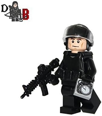 Demonhunter Bricks Custom The Walking Dead Glenn Rhee with riot police gear and custom weapon.