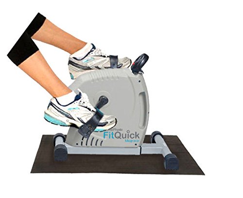 NEU – FitQuick – Premium-Qualität – Mini-Heimtrainer – Leiser, sanfter Magnetwiderstand – Rehabilitationstraining für Beine und Arme – Ein tragbarer, einfacher Heimtrainer, der am Sofa oder Stuhl im Sitzen verwendet wird. Baut Muskeln in den Beinen und Armen auf, stärkt Gelenke und Bänder und fördert die Durchblutung – Zwei Richtungen trainieren mehr Muskelgruppen – Von Physiotherapeuten empfohlen, da Magnetwiderstand die Gelenke schont. Variabler Widerstand, um Herz und Kreislauf zu trainieren. - 2
