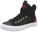 klassischer Aufnäher mit zentralem Stern auf Knöchelhöhe