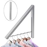 Un robusto bastidor de percha que le da 10 pulgadas de espacio para colgar la ropa cuando lo necesite, y se pliega a casi nada cuando no lo necesita!