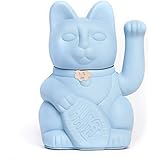 Lucky Cat. Der klassische Glücksbringer in winkender Katzengestallt oder Maneki-Neko in fröhlichen Farben. HELLBLAU: Berufserfolg .10x6x15cm