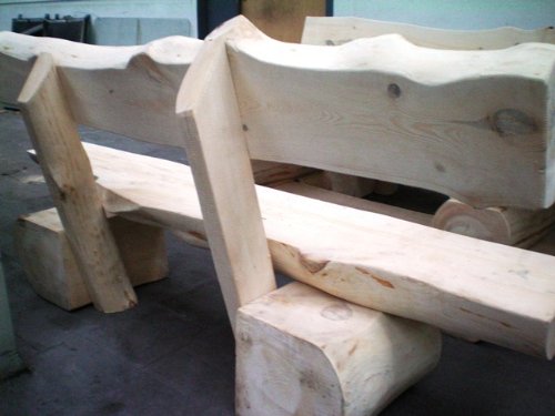 RUSTIKALE SITZGARNITUR AUS NADELHOLZ / Deutsche Handwerksqualität / 2,50m- Länge / Sitzkapazität für 10 Personen / Jede Sitzgruppe ist ein Unikat / 550 kg - 3