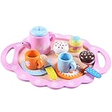 El lindo juego consta de dos tazas con platillos en azul y naranja, una tetera en rosa / azul y dos cucharas. Para el té, se sirven 3 pequeñas delicias. La bandeja a juego tiene un hermoso borde ondulado, inspirado en una bonita forma de flor.