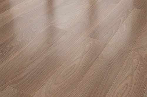 Preisvergleich Produktbild FLOOR24 Laminat Landhausdiele 4V Eiche hellbraun 7 mm