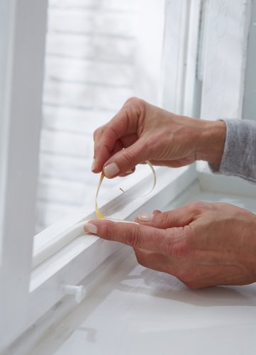 tesamoll Schaumstoffdichtung für Fenster und Türen, weiß, STANDARD, I-Profil, 6m - 5