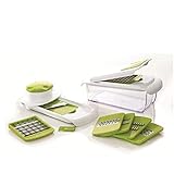 Mit dem eingebauten Deckel können Sie Lebensmittel direkt in eine 1,2-Liter-Auffangschale schneiden, ohne das Messer und das Schneidebrett zu beschmutzen.