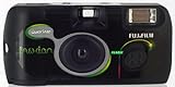 Die Fujifilm Quicksnap Flash ist eine hochwertige Allround-Einwegkamera mit Blitz im modernen, frischen und farbenfrohen Design