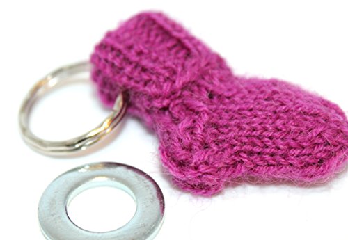 Preisvergleich Produktbild Mini-Söckchen-Schlüsselanhänger + EINKAUFSWAGENCHIP + silberfarbener Anhäger, handmade by MADE IN GERMANY, Design-Schlüsselring, GELDGESCHENK zu Weihnachten, tolle Geschenkidee, Chip, Einkaufschip