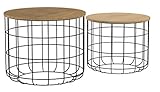 Details zum geometrischen Couchtisch Set: Beide Tische bestehen aus einem schwarzen Metallgerüst und einer MDF-Holzplatte. Die Maße des kleineren Tisches betragen Ø40 x 36 cm und die des Größeren Ø50 x 40 cm.