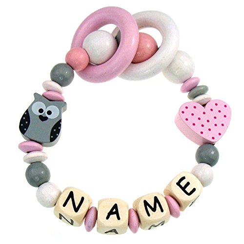 Premium Greifling mit Namen HOLZ Rassel Modell Eule Herz grau rosa