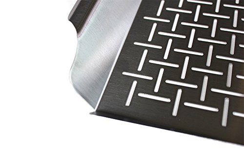 Santos Edelstahl Grillschale mit Griffen – ca, 44 x 30 x 3,5 cm – Grillpfanne, Grillkorb mit Perforierung als Grillzubehör, Gemüsekorb oder Servierschale für Gasgrill oder Holzkohlegrill - 4
