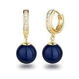 Vergoldete Perlenohrringe mit 10mm großen synthetischen Perlen von Swarovski.