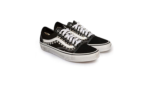 vans nere basse con borchie