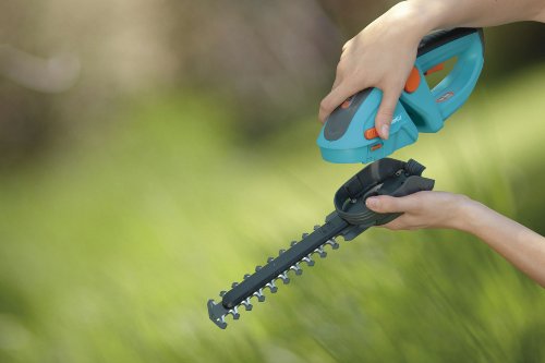 Gardena 2343-20 Ersatz Strauchmesser; Messerwechsel Werkzeuglos; für alle Accu Scheren ClassicCut und ComfortCut (Schnittlänge: 18cm) - 3
